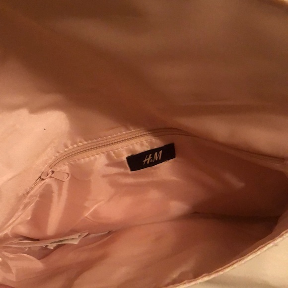 H&M clutch - Picture 2 of 2